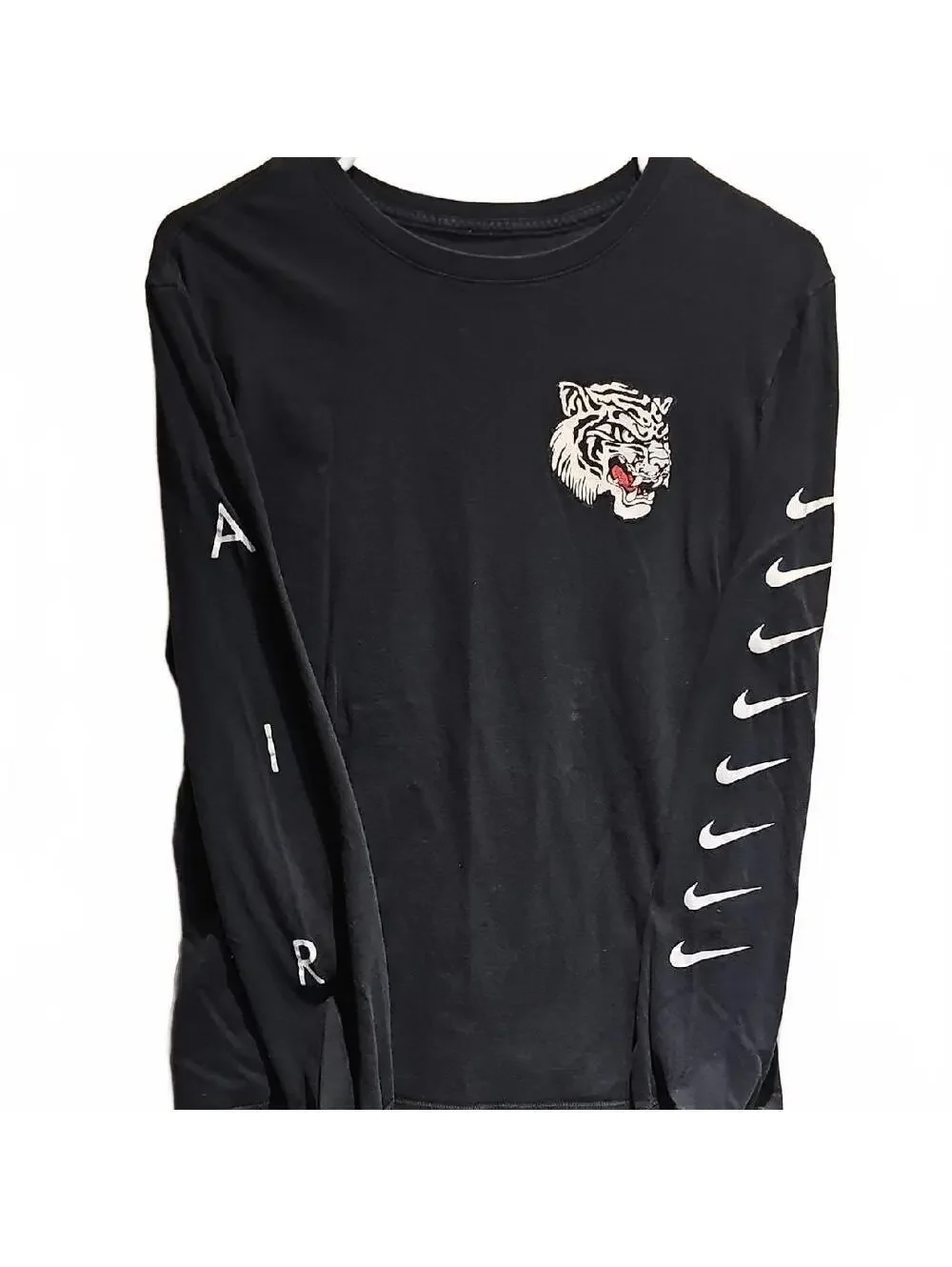 Nike Tee Black Long Sleeve Shirt with Tiger and Swoosh Design Size M